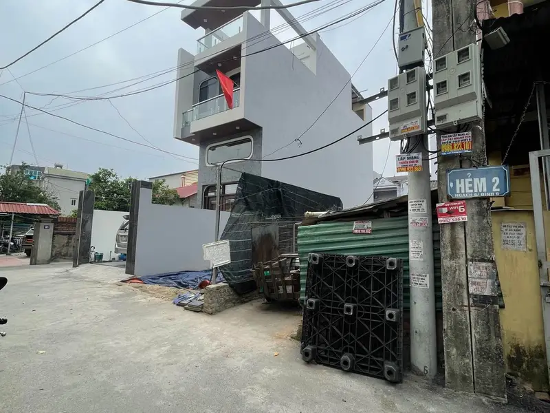 NAM HỒNG GẦN ĐƯỜNG 23B , SAU TRẠM SẠC VINFAS , PHÂN LÔ – VỈA HÈ – Ô TÔ ĐỖ CỬA, VÀO NHÀ
Đường trước... Bán đất tại Đông Anh, Hà Nội 01
