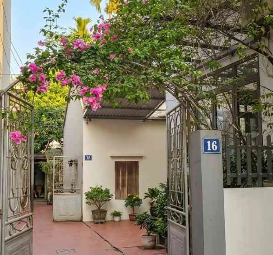 Nhà 3 tầng kiên cố, có sân rộng , ngay Đại Lộ Thăng Long khu Song Phương, Hoài Đức... Bán nhà riêng tại Sơn Đồng, Hà Nội 01