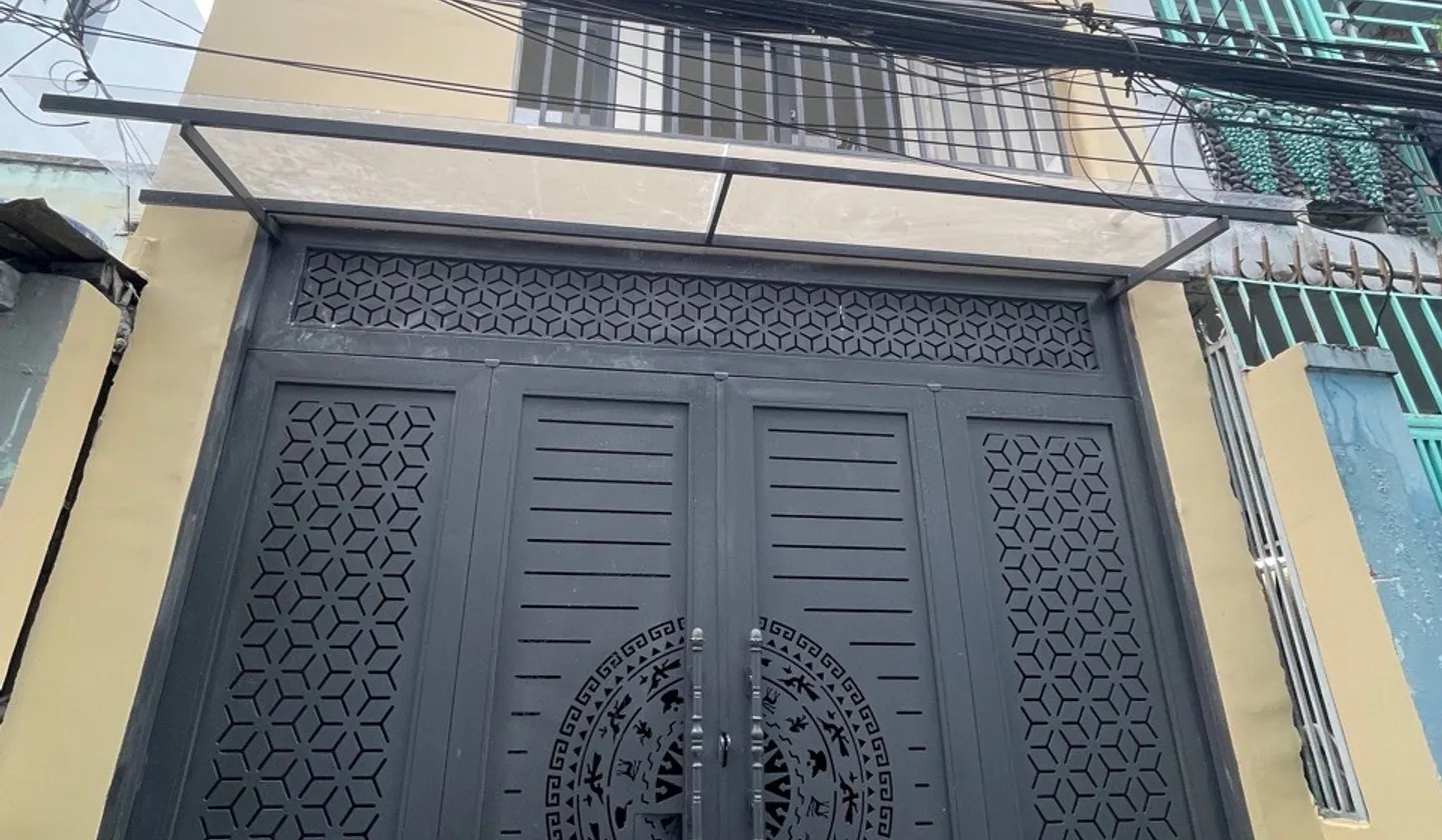 NHÀ MỚI ĐẸP - 70M2 x 2 TẦNG - SÁT MẶT TIỀN LẠC LONG QUÂN, NI SƯ HUỲNH LIÊN - HẺM THÔNG... Bán nhà riêng tại Bảy Hiền, Hồ Chí Minh 01