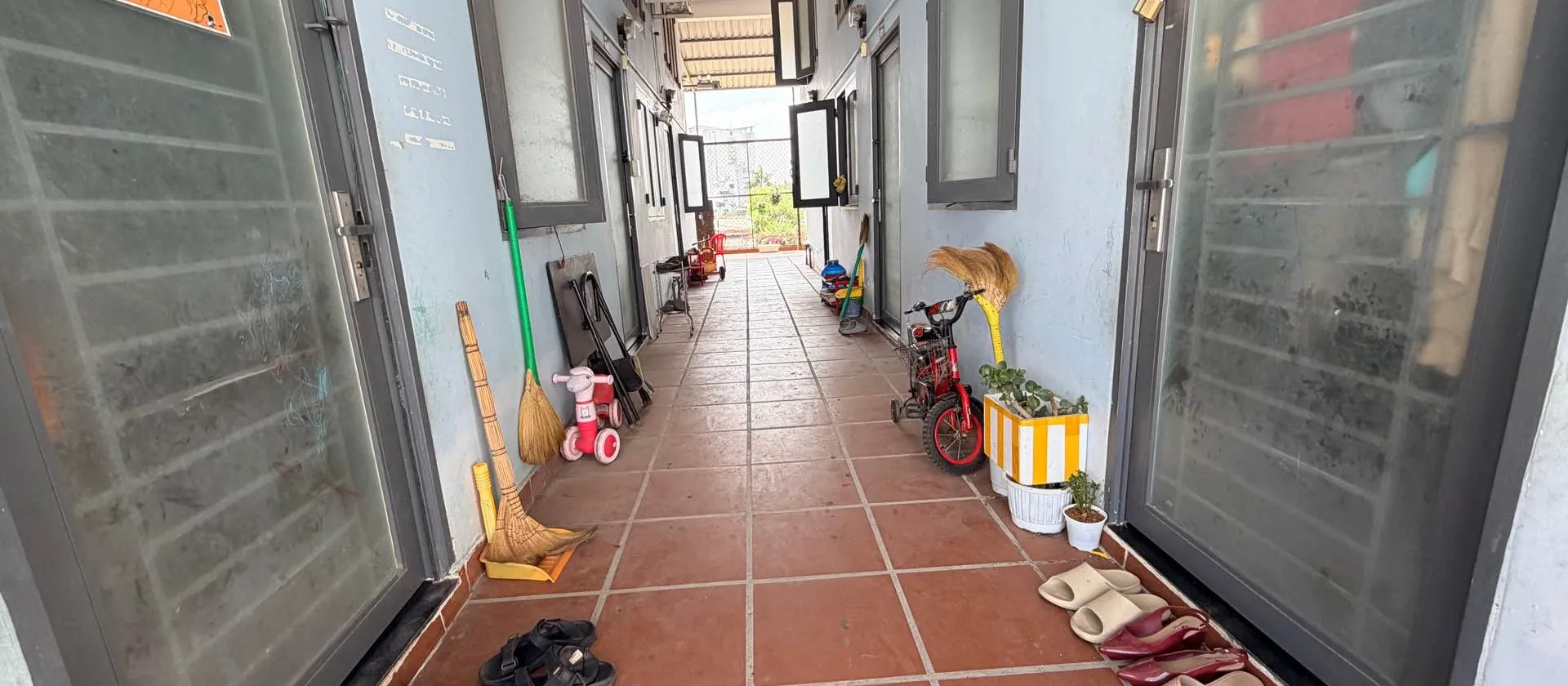 Nhà rộng 2 tầng gần trung tâm Bình Chánh, tiềm năng đầu tư siêu hấp dẫn... Bán nhà riêng tại Tân Nhựt, Hồ Chí Minh 01