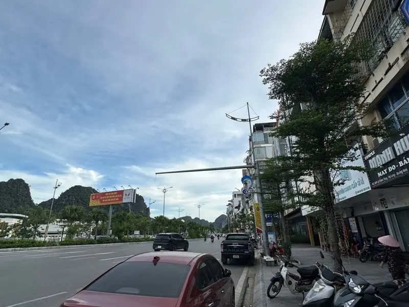 Nhà mặt phố - 40m² - Hồng Gai, Hạ Long, Quảng Ninh - 4.05 tỷ... Bán nhà mặt phố tại Hồng Gai, Quảng Ninh 01