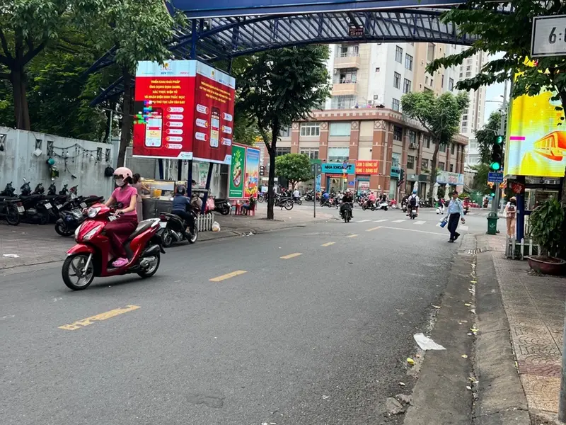 Ngay khu Ẩm thực Vĩnh Khánh - 3 Tầng - Nhỉnh 1 tỷ - Shr... Bán nhà riêng tại Khánh Hội, Hồ Chí Minh 01