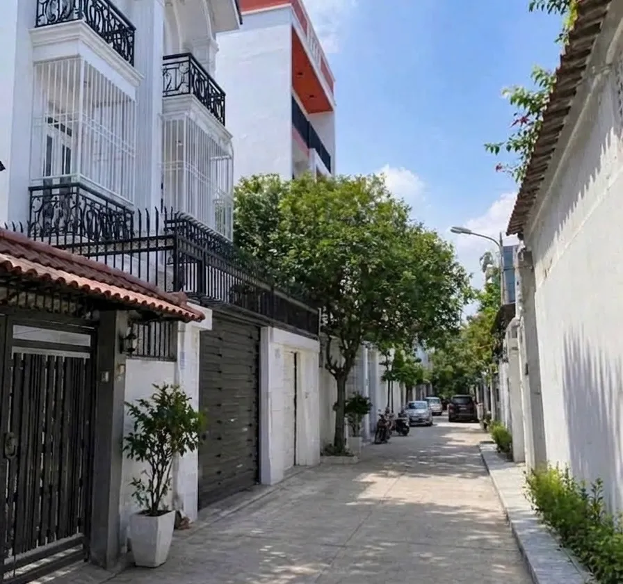 Biệt thự ô tô đỗ trong nhà giá ưu đãi tại An Lạc, Bình Tân... Bán nhà riêng tại An Lạc, Hồ Chí Minh 01
