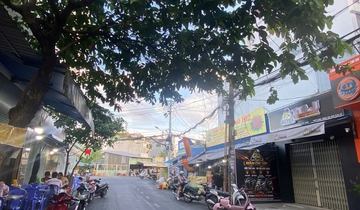 (Quận 6) Nhà đẹp, nội thất cao cấp - Phường Bình Phú... Bán nhà mặt phố tại Bình Phú, Hồ Chí Minh 01