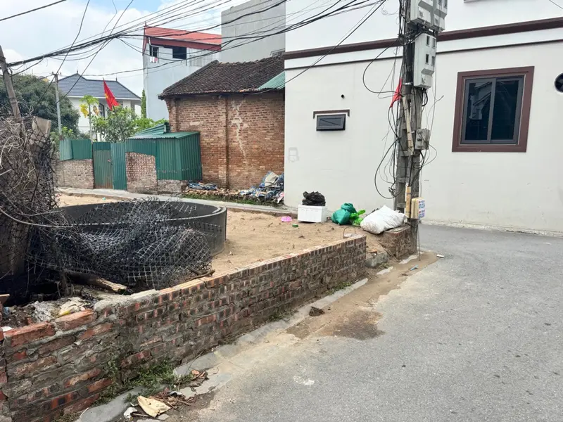 ĐẤT ĐẸP PHÚC THỊNH LÔ GÓC 59M2 ,
QUAN ÂM BẮC HỒNG
TC 3,75TỶ , CÁCH ĐƯỜNG LỚN VÀ
HỒ ĐIỀU HOÀ CHỈ... Bán đất tại Phúc Thịnh, Hà Nội 01