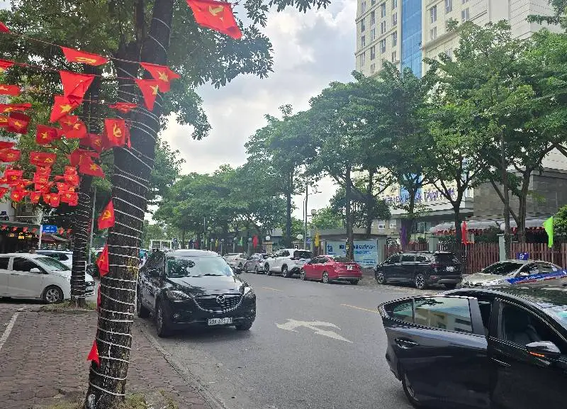 Bán gấp nhà phố Hoàng Như Tiếp đẳng cấp với thang máy, vị trí kim cương... Bán nhà mặt phố tại Bồ Đề, Hà Nội 01