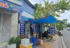 thuê tầm 3.5tr/tháng. Xác định mua đất xây mới ✅ Diện tích: ngang 3m dài 6m. Mặt tiền thoáng mát sạ... Bán nhà mặt phố tại Bình Thới, Hồ Chí Minh 02