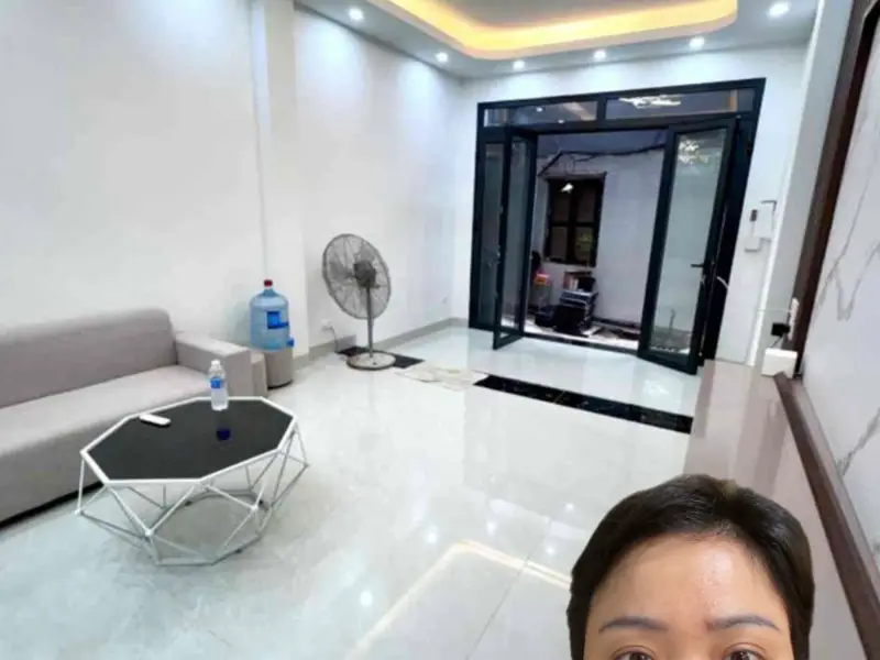 PHÙ HỢP GIA ĐÌNH 3 THẾ HỆ-7 TẦNG-THANG MÁY-SÁT PHỐ CÁT LINH-32/35m... Bán nhà riêng tại Ô Chợ Dừa, Hà Nội 01