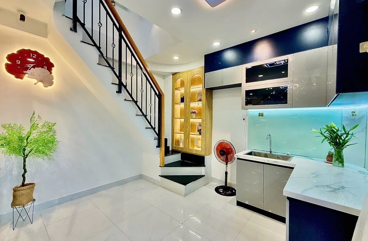 Nhà 5 tầng xinh xắn ngay phường Bình Thạnh, không gian sống tuyệt vời... Bán nhà riêng tại Bình Thạnh, Hồ Chí Minh 01