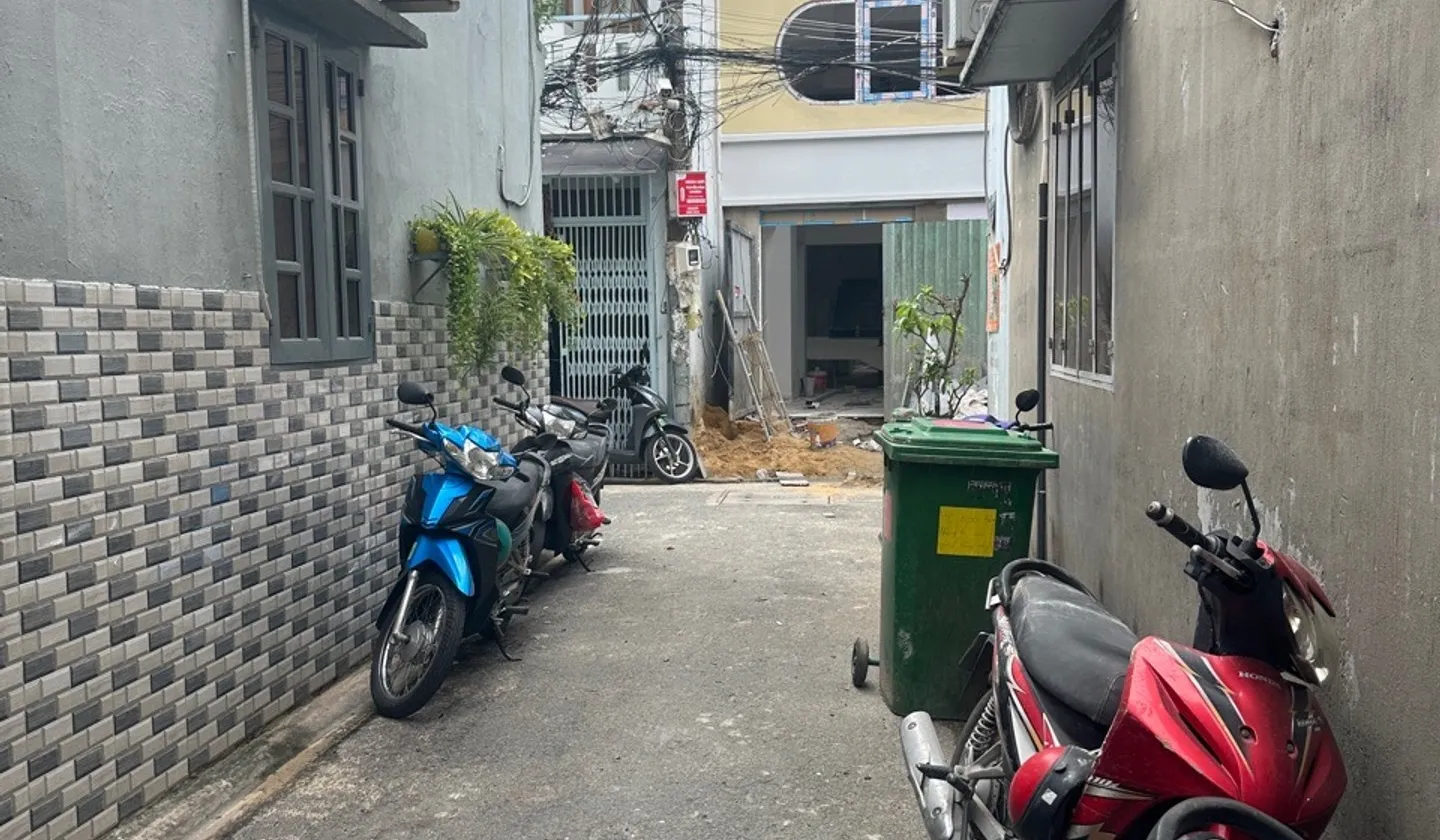 Nhà đẹp 2 tầng, gần Emart, hẻm xe hơi Bùi Quang Là... Bán nhà riêng tại An Hội Tây, Hồ Chí Minh 01
