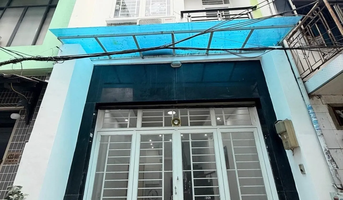 TRUNG TÂM SÀI GÒN - SÁT NGAY Q1 Q3 - LÝ THÁI TỔ - 30M (3.5x8.6) - 3 PN 4 TẦNG BTCT 3 WC... Bán nhà riêng tại Vườn Lài, Hồ Chí Minh 01