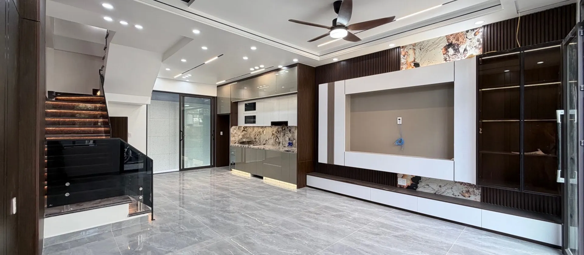 Bán nhà riêng 4 tầng lô góc tại phố trung tâm Hồ Sen, diện tích 42.8 m2... Bán nhà riêng tại Lê Chân, Hải Phòng 01