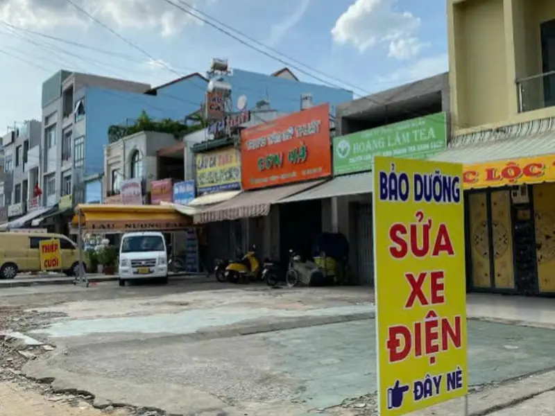 Bán nhà mặt tiền 5.4m kinh doanh sầm uất ở Tân Bình... Bán nhà mặt phố tại Tân Sơn Nhất, Hồ Chí Minh 01
