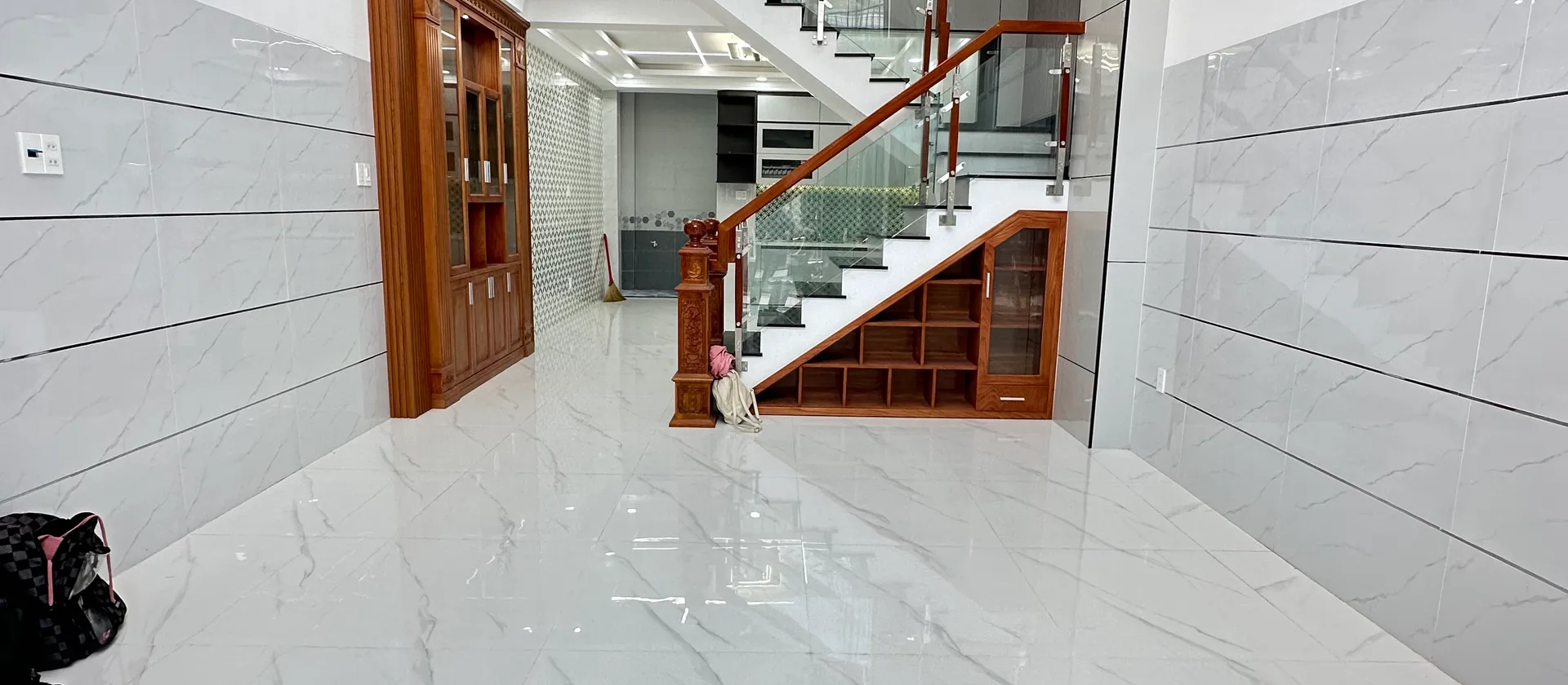MẶT TIỀN KINH DOANH ĐƯỜNG 8M THÔNG.
DT. 4,5 X 17 M. 5 TẦNG. GIÁP CHỢ BÀ HOM. CÁCH KHU TÊN LỬA 5 P... Bán nhà riêng tại Bình Tân, Hồ Chí Minh 01