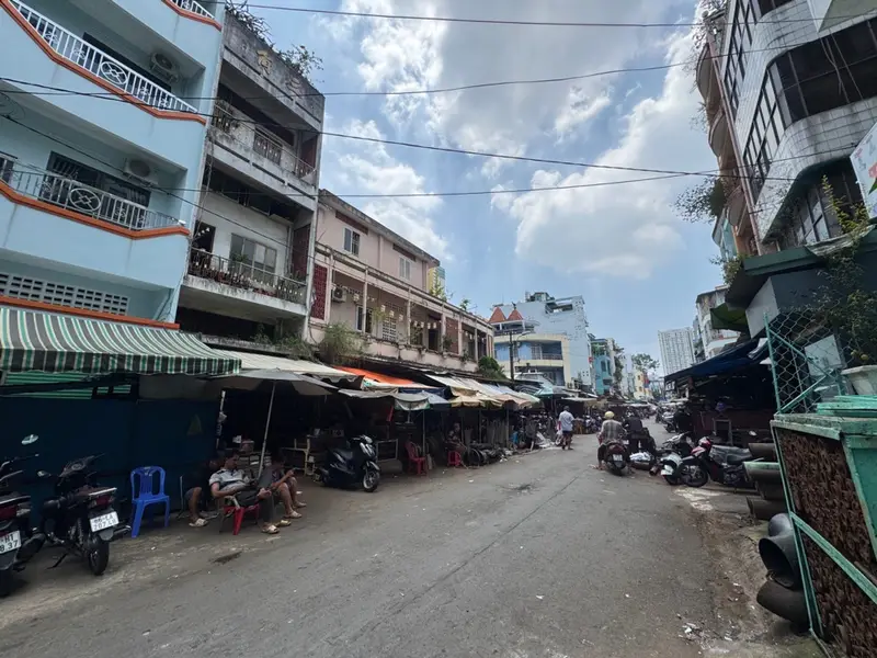 MẶTTIÊN HÀ TÔN QUYỀN-NGAY CHỢ TÂN THÀNH Q5-4 TẦNG-9 PHÒNG NGỦ- CHỈ 20T:Ỷ... Bán nhà mặt phố tại Chợ Lớn, Hồ Chí Minh 01