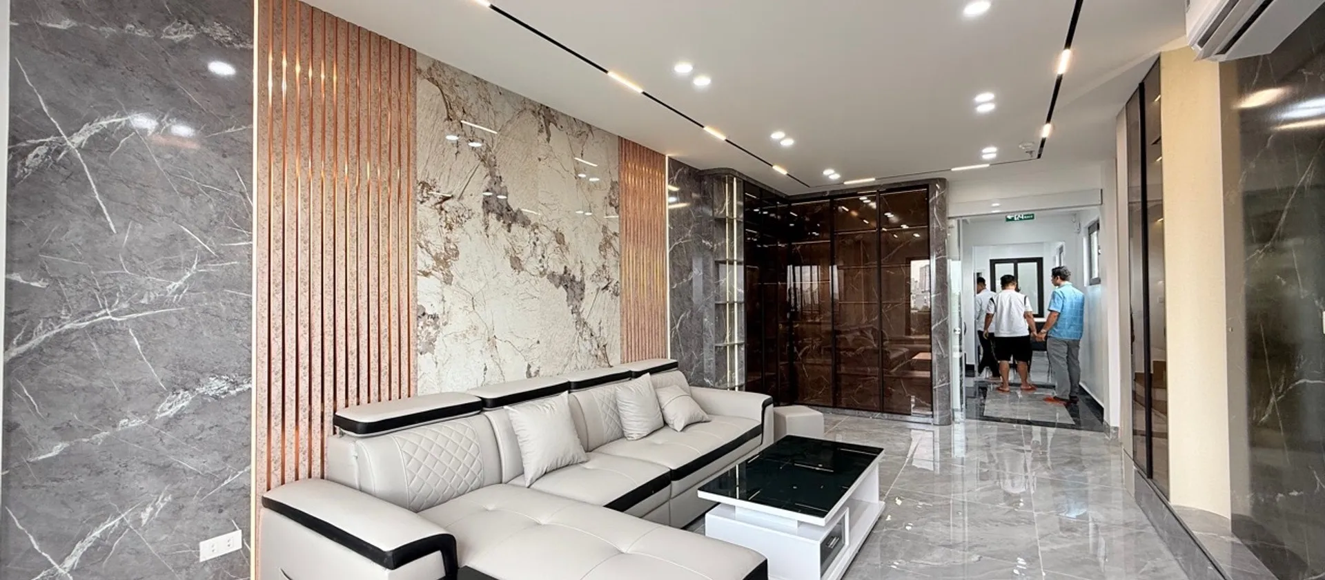 BÁN NHÀ NHÀ ĐƯỜNG 2.5 - CÁCH ĐƯỜNG ĐANG MỞ 30M - ĐƯỜNG TRƯỚC NHÀ 2 Ô TÔ TẢI TRÁNH - KINH DOANH... Bán nhà riêng tại Vĩnh Hưng, Hà Nội 01