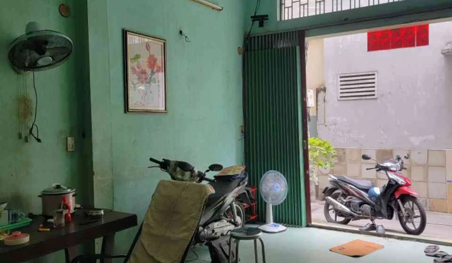 NGUYỄN TRI PHƯƠNG - THÀNH THÁI
NGANG 4 dài 16 hẻm thông thoáng... Bán nhà riêng tại Vườn Lài, Hồ Chí Minh 01