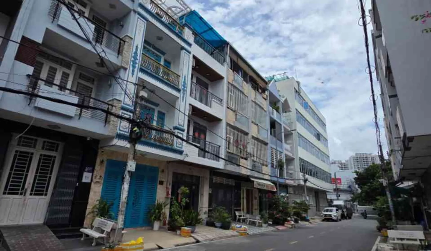 Nhanh tay sở hữu nhà mặt phố hiếm có view công viên Bình Phú... Bán nhà mặt phố tại Bình Phú, Hồ Chí Minh 01
