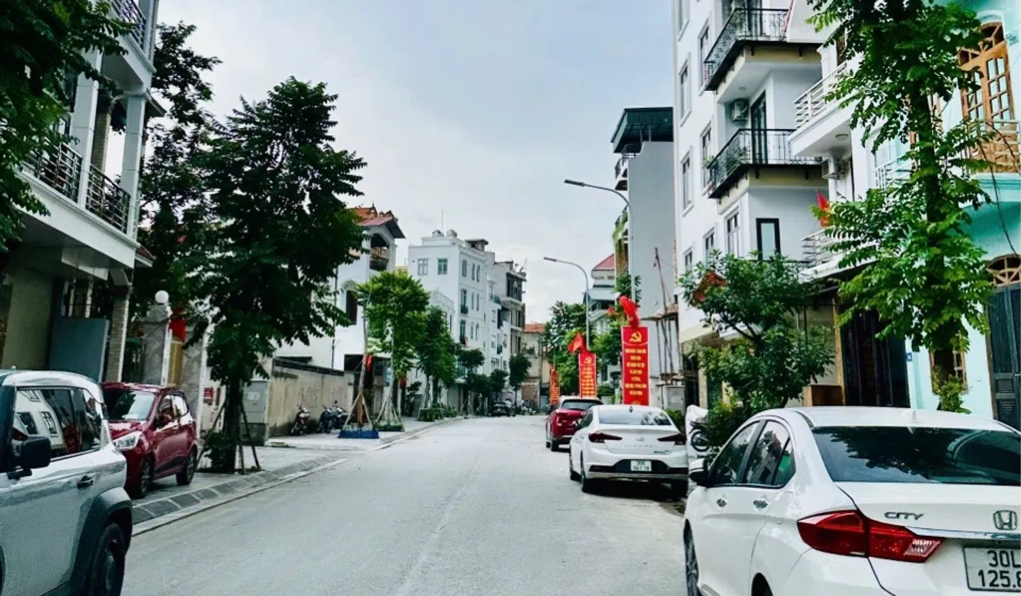 Nhỉnh 6 tỷ 40 m đất tt việt Hưng gần phố... Bán đất tại Việt Hưng, Hà Nội 01