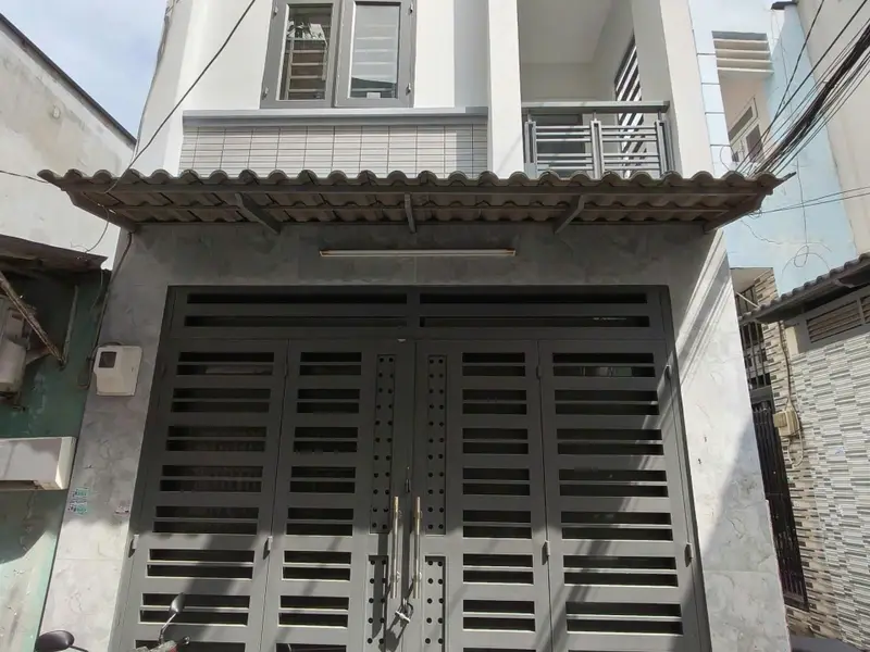 Nhà đẹp ơ ngay 2 tầng kiên cố, 3 mặt thoàng , hẻm thông. tại ngã tư 4 xã, giáp tân phú, chỉ hơn 3 t... Bán nhà riêng tại Bình Trị Đông, Hồ Chí Minh 01