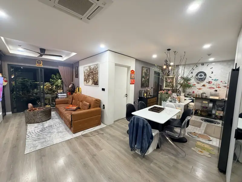 SIÊU PHẨM 2PN KOSMO TÂY HỒ – FULL NỘI THẤT NHẬP KHẨU – BAN CÔNG DÀI HIẾM CÓ ✨
💰 GIÁ: 11,98 TỶ
📍 T... Bán căn hộ chung cư tại Xuân Đỉnh, Hà Nội 01