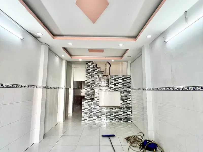 Tỉnh lộ 10 khu cc lê thành tân tạo. Nhà 2 tầng 2PN 2WC. Nhà cuối hẻm An ninh giá rẻ... Bán nhà riêng tại Bình Tân, Hồ Chí Minh 01