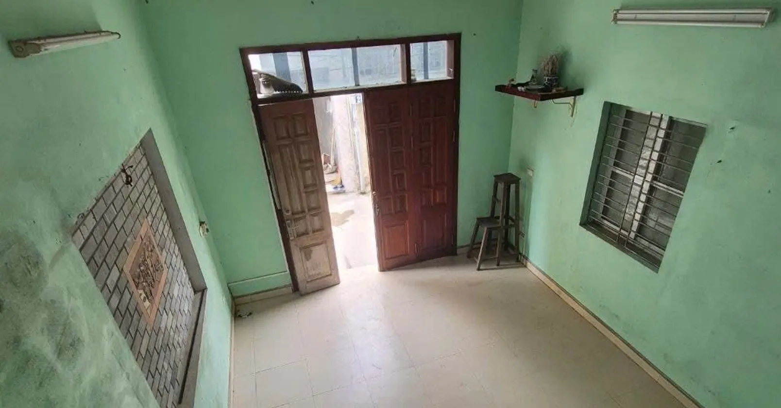 Bán nhà riêng 3 tầng tại Liên Ninh, Thanh Trì với mặt tiền rộng và vị trí kết nối tiện lợi... Bán nhà riêng tại Ngọc Hồi, Hà Nội 01