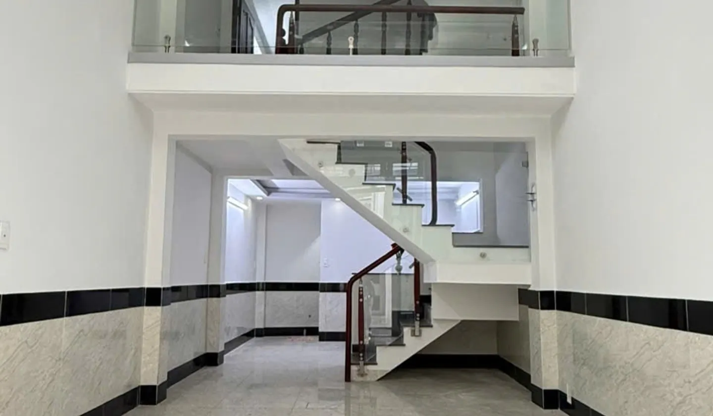 Bán nhà 4 tầng 5PN hẻm nhựa rộng phường Tân Sơn, giá 5.8 tỷ... Bán nhà riêng tại Tân Sơn, Hồ Chí Minh 01