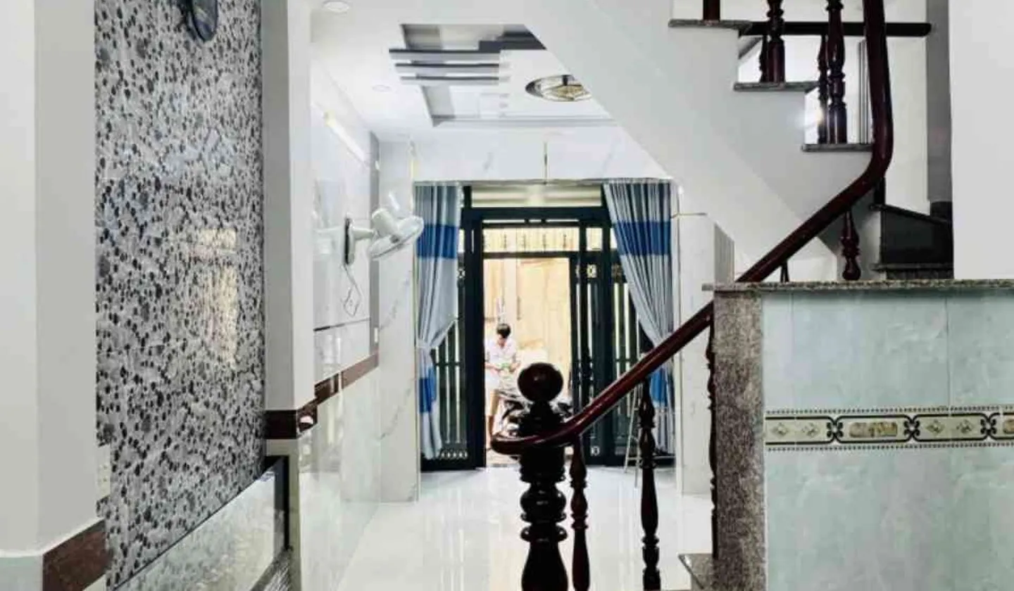 🌹NHÀ ĐẸP MỚI TINH – GIÁ CHỈ 2 TỶ 450 TRIỆU!Diện tích: Đẹp chuẩn 3.5m x 9.5m.... Bán nhà riêng tại Tân Thới Hiệp, Hồ Chí Minh 01