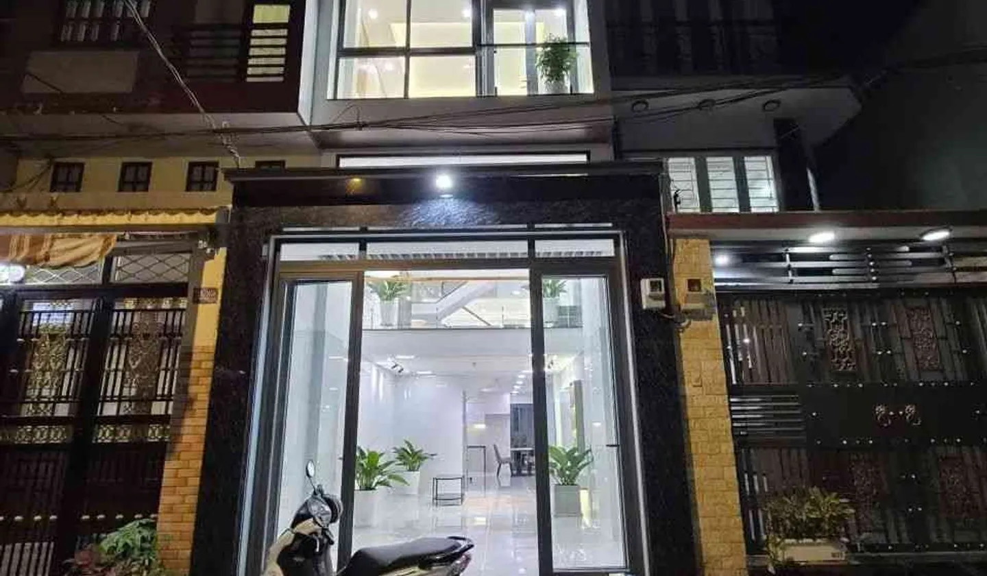 🏩 SIÊU PHẨM-NHÀ 5 TẦNG MỚI XÂY-THIẾT KẾ HIỆN ĐẠI-NỘI THẤT SANG TRỌNG-HẺM XE HƠI... Bán nhà riêng tại Bình Thới, Hồ Chí Minh 01