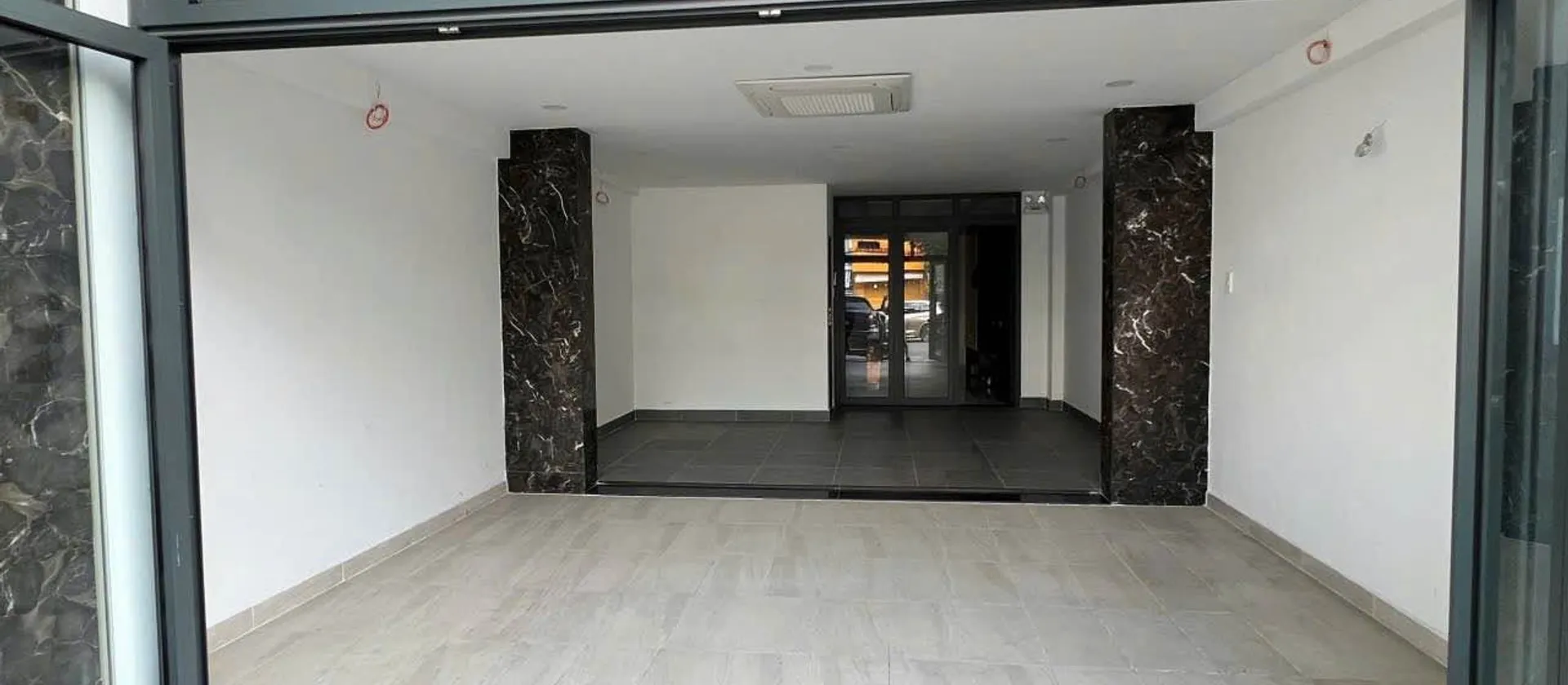 Nhà mặt phố 5 tầng có thang máy, vỉa hè rộng cực tiện kinh doanh... Bán nhà mặt phố tại An Lạc, Hồ Chí Minh 01