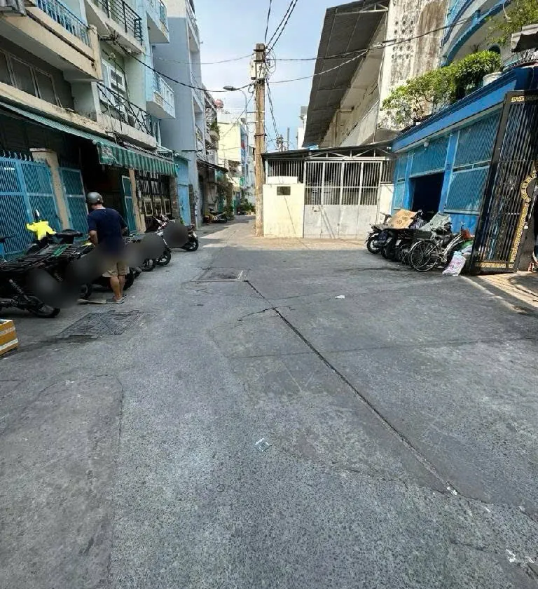 B.ÁN NH.À HẺM XE TẢI THÔNG - KHU
PHAN XÍCH LONG - Q11 - DT: KHỦNG 331M2 - NGANG 8M NỞ HẬU 16M x 26... Bán nhà riêng tại Minh Phụng, Hồ Chí Minh 01