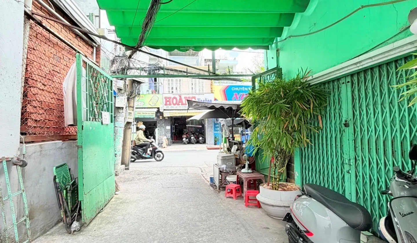 Nhà mặt tiền Hồng Lạc rộng thoáng, ô tô vào nhà – giá tốt nhất khu vực... Bán nhà riêng tại Bảy Hiền, Hồ Chí Minh 01