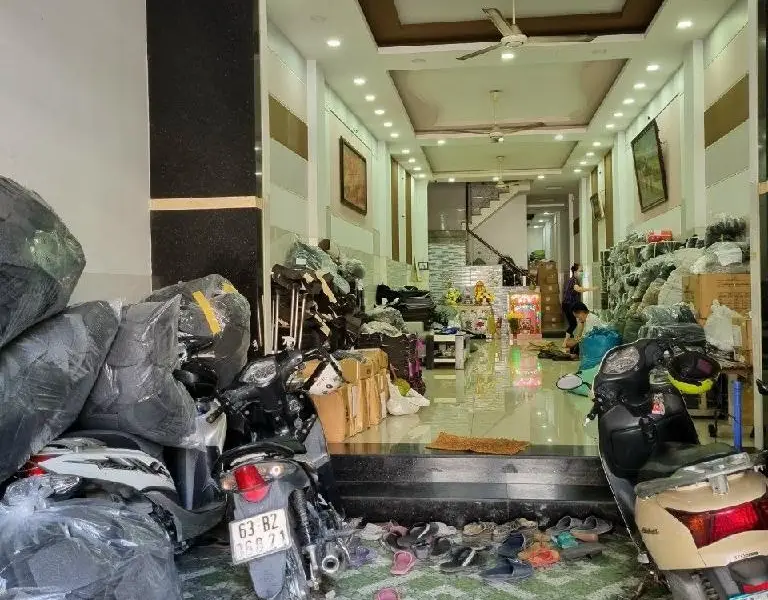 Bán nhà mặt phố 5 tầng mặt tiền gần 5m ở quận 6 giá 30.5 tỷ... Bán nhà mặt phố tại Bình Phú, Hồ Chí Minh 01