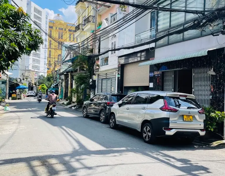 Bán nhà 2 tầng hẻm xe hơi sát Võ Văn Kiệt, Quận 8... Bán nhà riêng tại Bình Phú, Hồ Chí Minh 01