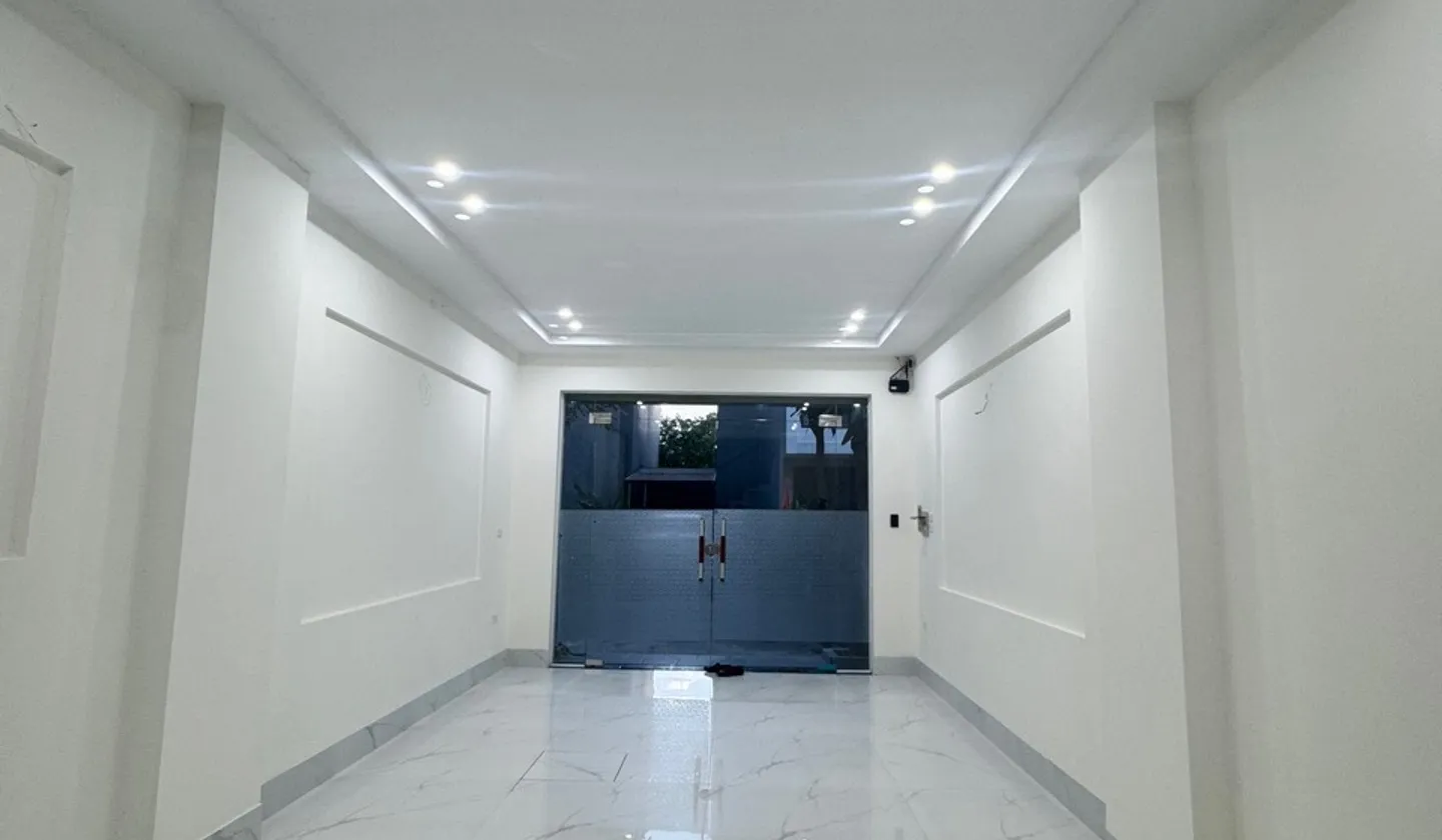 BÁN NHÀ GIANG BIÊN, VIỆT HƯNG 40M2- 4 TẦNG PHÂN LÔ, VỈA HÈ, Ô TÔ TRÁNH, Ở SƯỚNG.... Bán nhà mặt phố tại Việt Hưng, Hà Nội 01