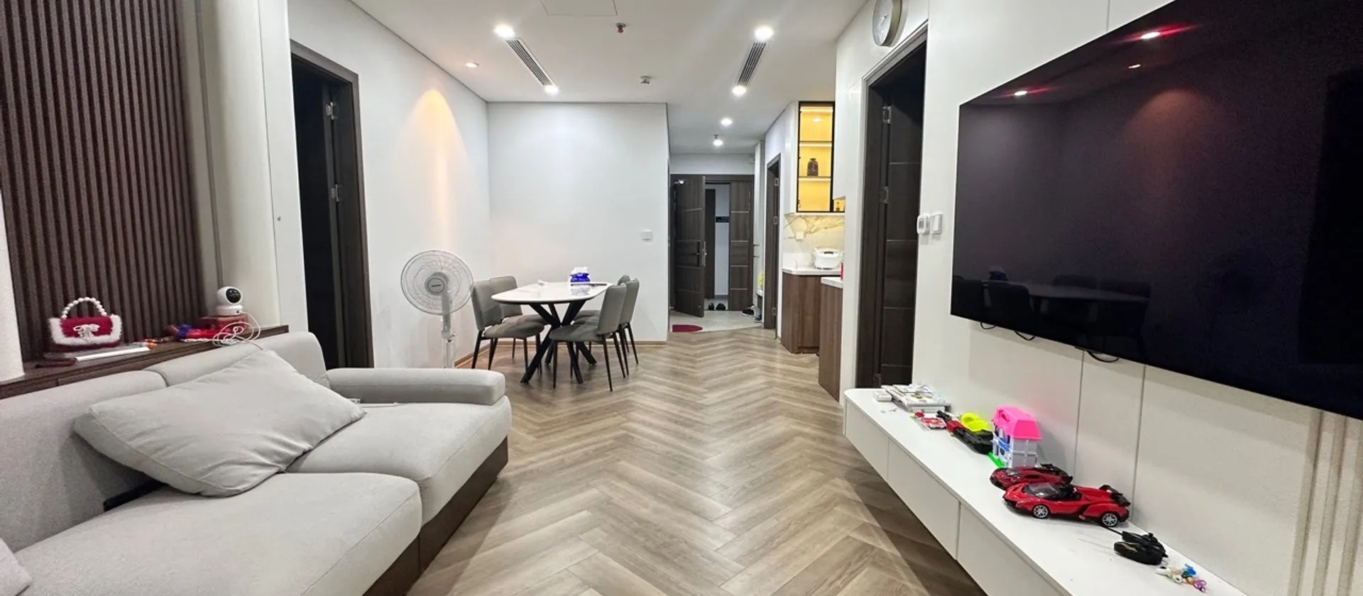 Căn hộ 3 phòng ngủ 101m2 tại Khai Sơn, Ngọc Thuỵ giá 8.85 tỷ full nôin thất giá CTL sâu... Bán căn hộ chung cư tại Bồ Đề, Hà Nội 01