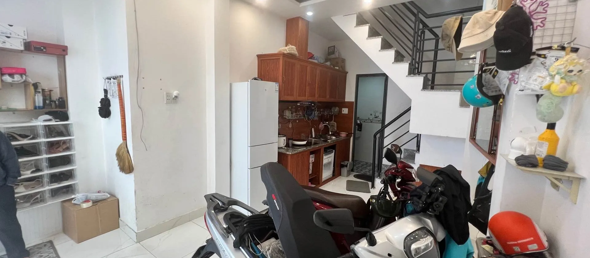 Nhà 3 tầng 2 phòng ngủ tại Quận 10, Cách Mạng Tháng 8, giá hợp lý... Bán nhà riêng tại Hòa Hưng, Hồ Chí Minh 01