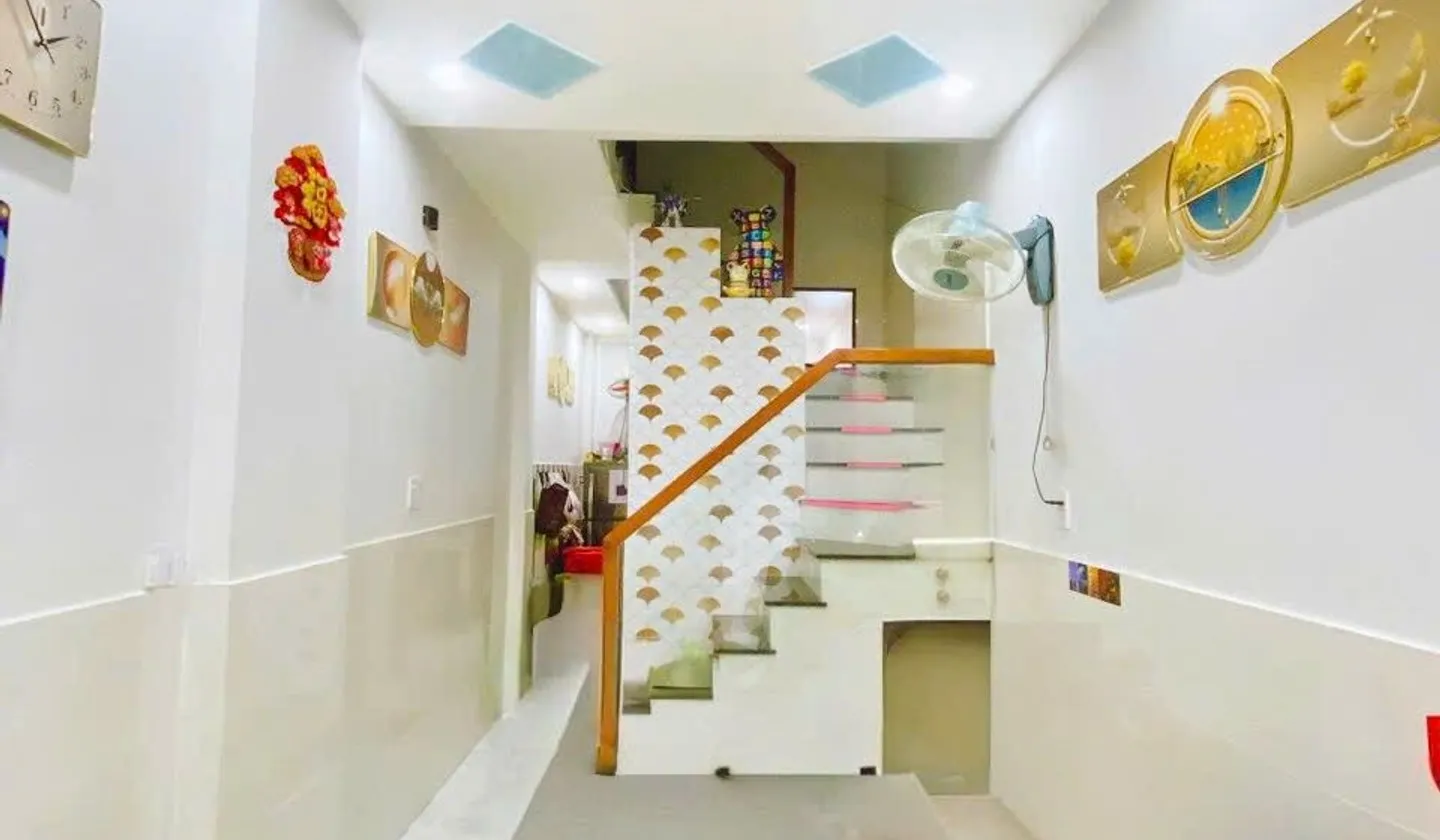 Bán nhà riêng 2 tầng tại phường Hòa Bình, Hồ Chí Minh, diện tích 25m² giá 3,3 tỷ đồng... Bán nhà riêng tại Hòa Bình, Hồ Chí Minh 01