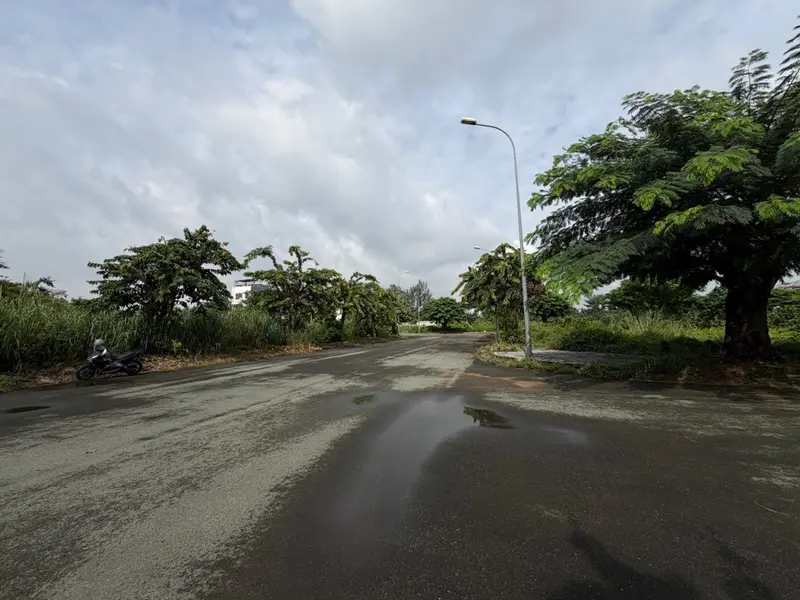 580 M2 Khu Biệt Thự Đường Liên Phường - Ngang 16.2x24 ĐẤT Ở 100% - ĐƯỜNG RỘNG 20M
Diện tích 381,5m²... Bán đất tại Long Trường, Hồ Chí Minh 01