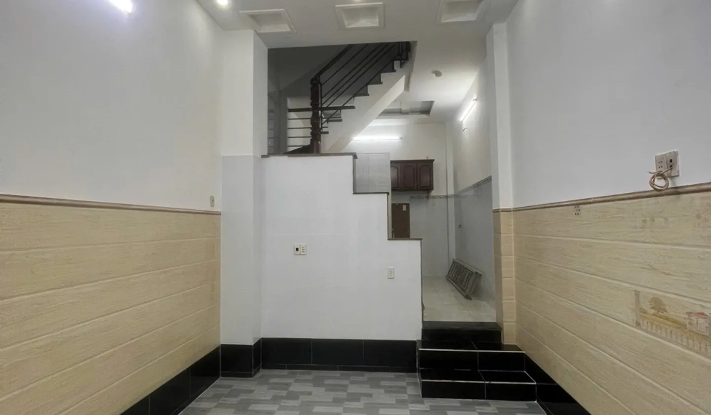 Nhà kiên cố 4 tầng trung tâm phường 7 quận 6, diện tích 33.7m2, giá 6.16 tỷ... Bán nhà riêng tại Bình Tiên, Hồ Chí Minh 01