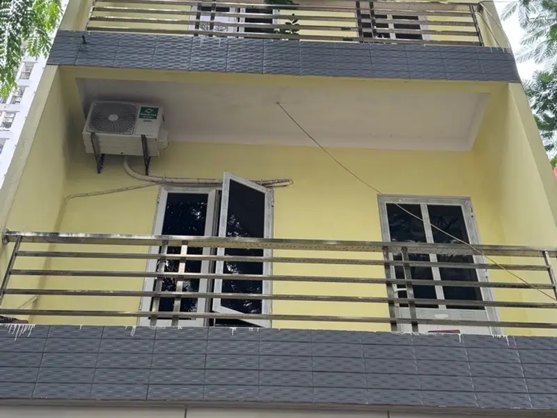 Bán nhà riêng 3 tầng khu Tái định cư Thạch Bàn, diện tích 44m2, mặt tiền 4.3m, giá 16.5 tỷ... Bán nhà riêng tại Long Biên, Hà Nội 01