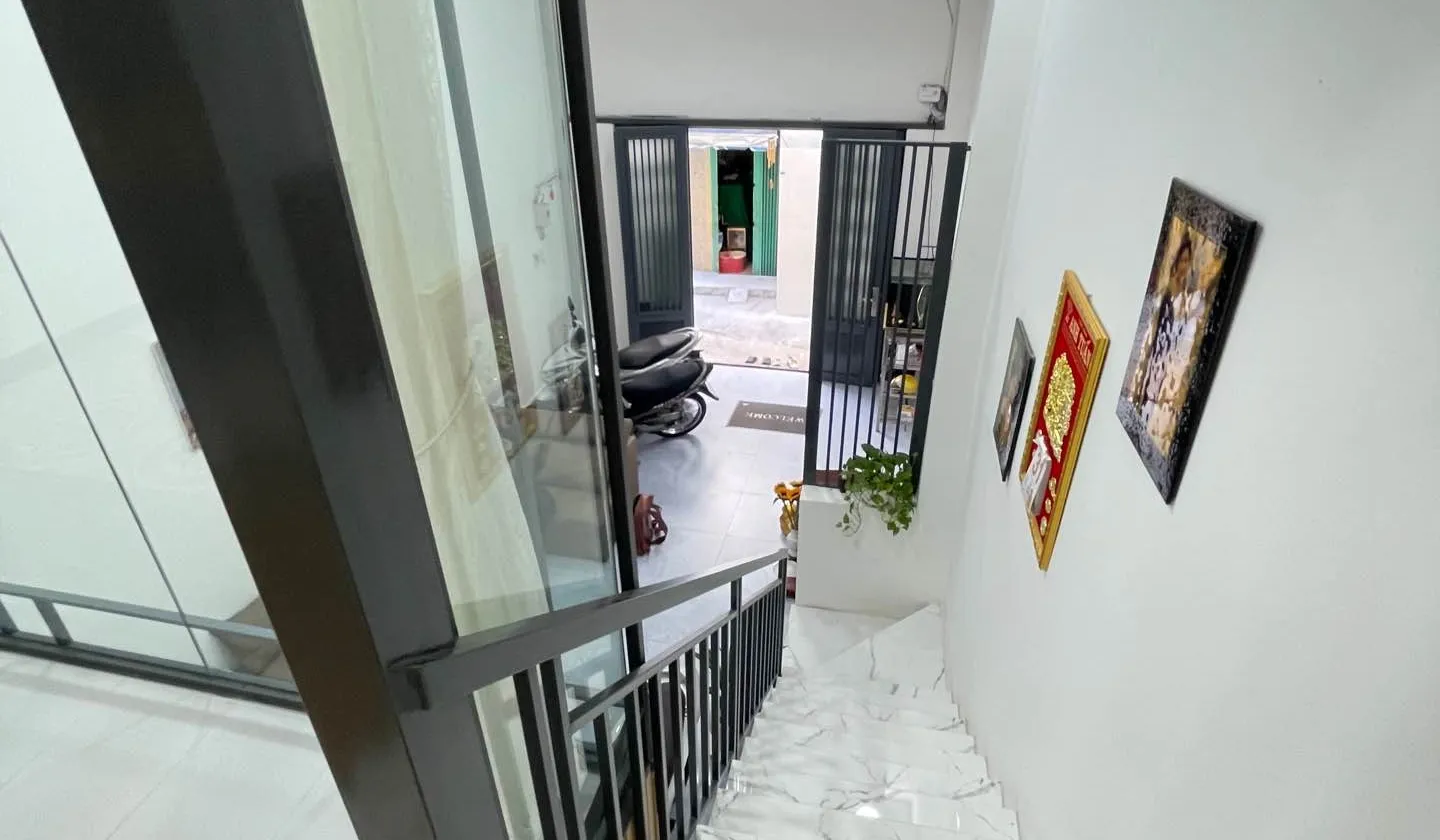 B.án Nh.à gần CC Him Lam - 2 tầng - DT: 87m2, nở hậu - 3PN có phòng tầng trệt, full nội thất - chỉ... Bán nhà riêng tại Bình Tiên, Hồ Chí Minh 01