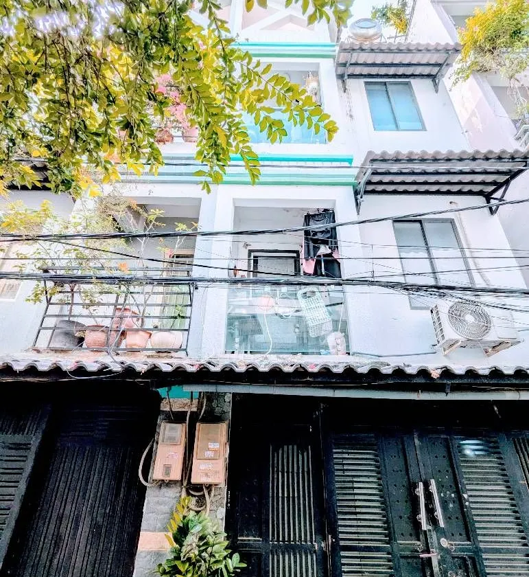 Bán căn hộ dịch vụ 3 tầng, hẻm xe hơi tại quận 7 nhinh 6... Bán nhà riêng tại Phú Thuận, Hồ Chí Minh 01