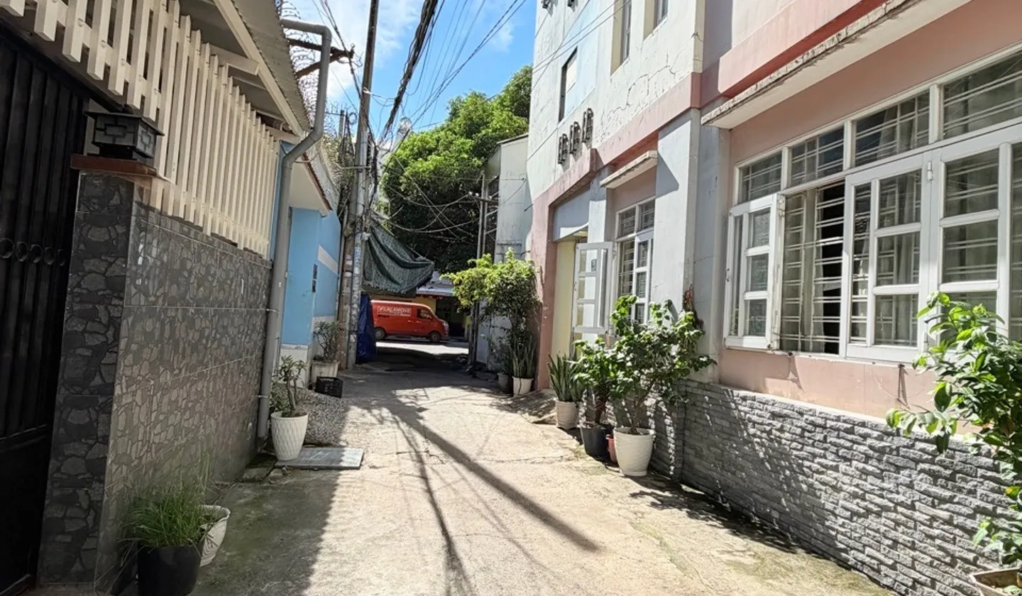 Bán nhà cấp 4 có 6 phòng gần Tân Bình, diện tích 130m2... Bán nhà riêng tại Tân Sơn Nhì, Hồ Chí Minh 01