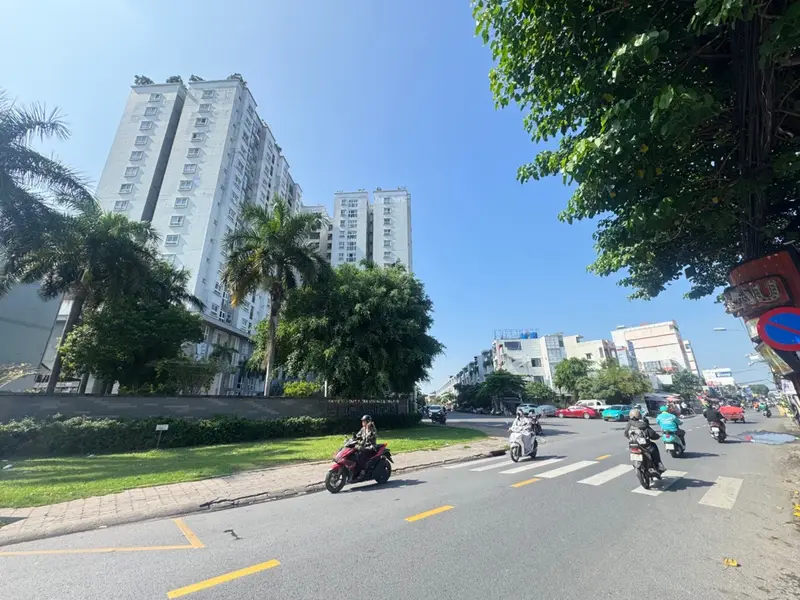 Nhà 2 tầng 2PN gần Aeon Mall Tân Phú, giá 5 tỷ... Bán nhà riêng tại Tân Sơn Nhì, Hồ Chí Minh 01