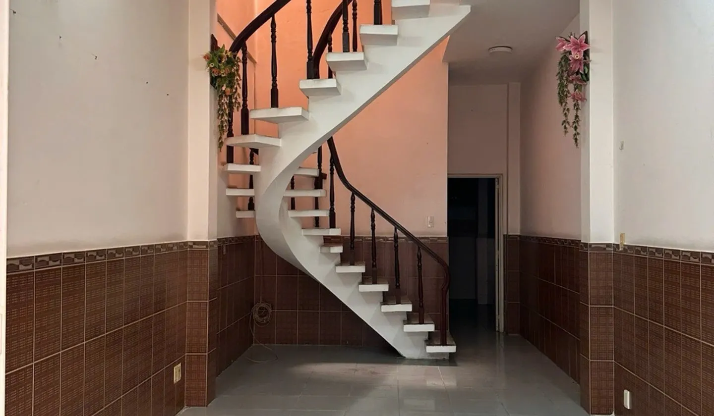 NHÀ ĐƯỜNG HẢI THƯỢNG LÃN ÔNG 42.7 m2 (NỞ HẬU) ĐANG SẴN DÒNG TIỀN - NHỈNH 10 T.Ỷ... Bán nhà riêng tại Chợ Lớn, Hồ Chí Minh 01