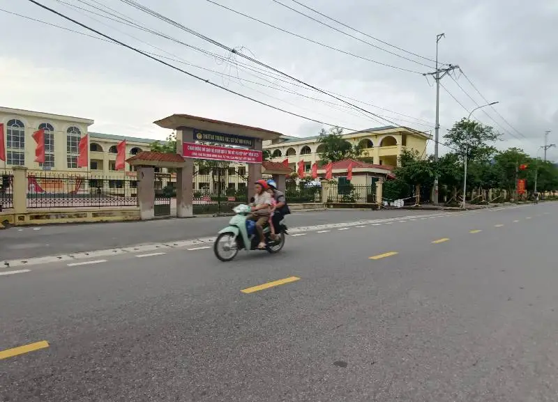 Bán nhà 2 tầng mặt phố Minh Phú, mặt tiền rộng, đầu tư siêu lợi... Bán nhà mặt phố tại Kim Anh, Hà Nội 01