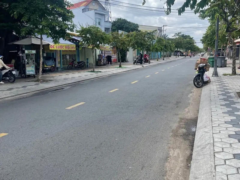 Cơ hội hiếm có sở hữu nhà mái Thái rộng 312m2 tại Song Hành HÓC MÔN với giá cực tốt... Bán nhà riêng tại Hóc Môn, Hồ Chí Minh 01