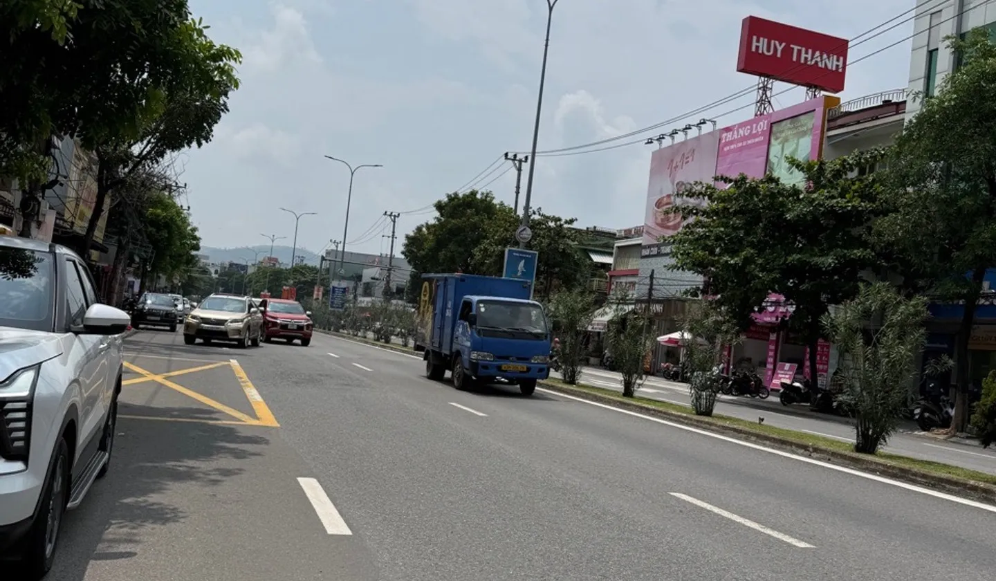🔥 NHÀ MẶT PHỐ TÔN ĐỨC THẮNG – LÔ GÓC 2 MẶT THOÁNG – NGANG 8,7M 🔥
📍 Liên Chiểu – Đà Nẵng... Bán nhà mặt phố tại Liên Chiểu, Đà Nẵng 01